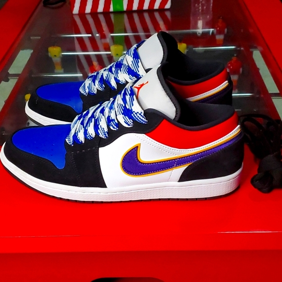 Air Jordan 1 - Picture 2 of 7
